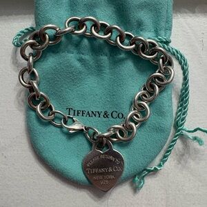Tiffany & Co. Return to Tiffany Silver Heart Charm Bracelet